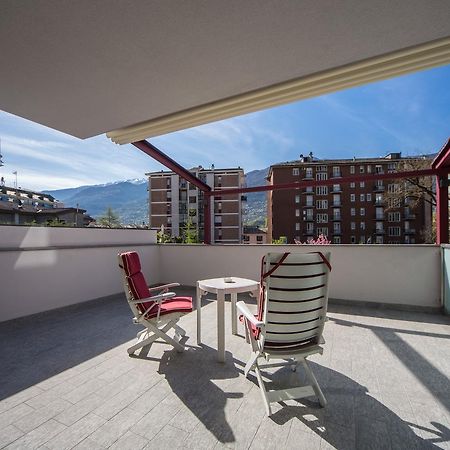 Piazzi House Aparthotel Sondrio Kültér fotó