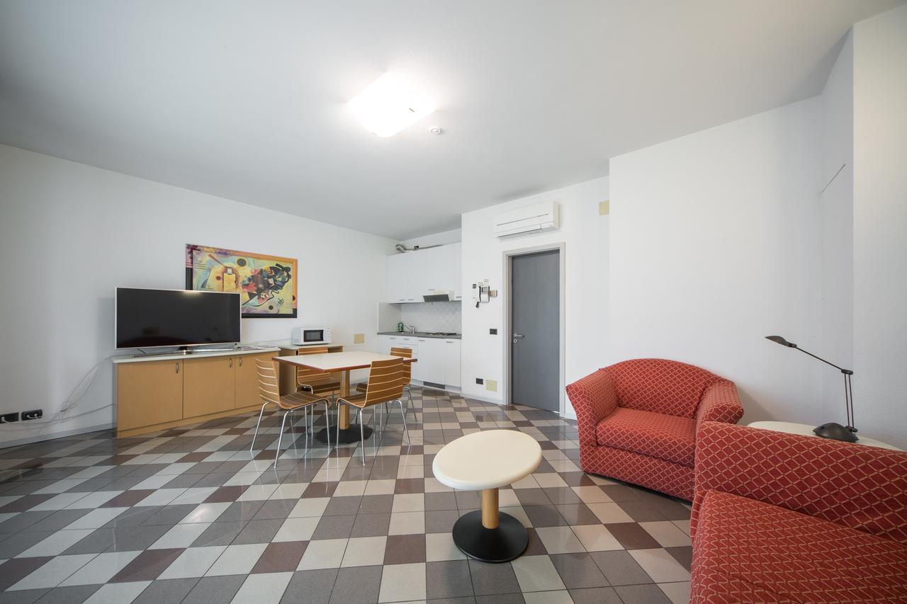 Piazzi House Aparthotel Sondrio Kültér fotó