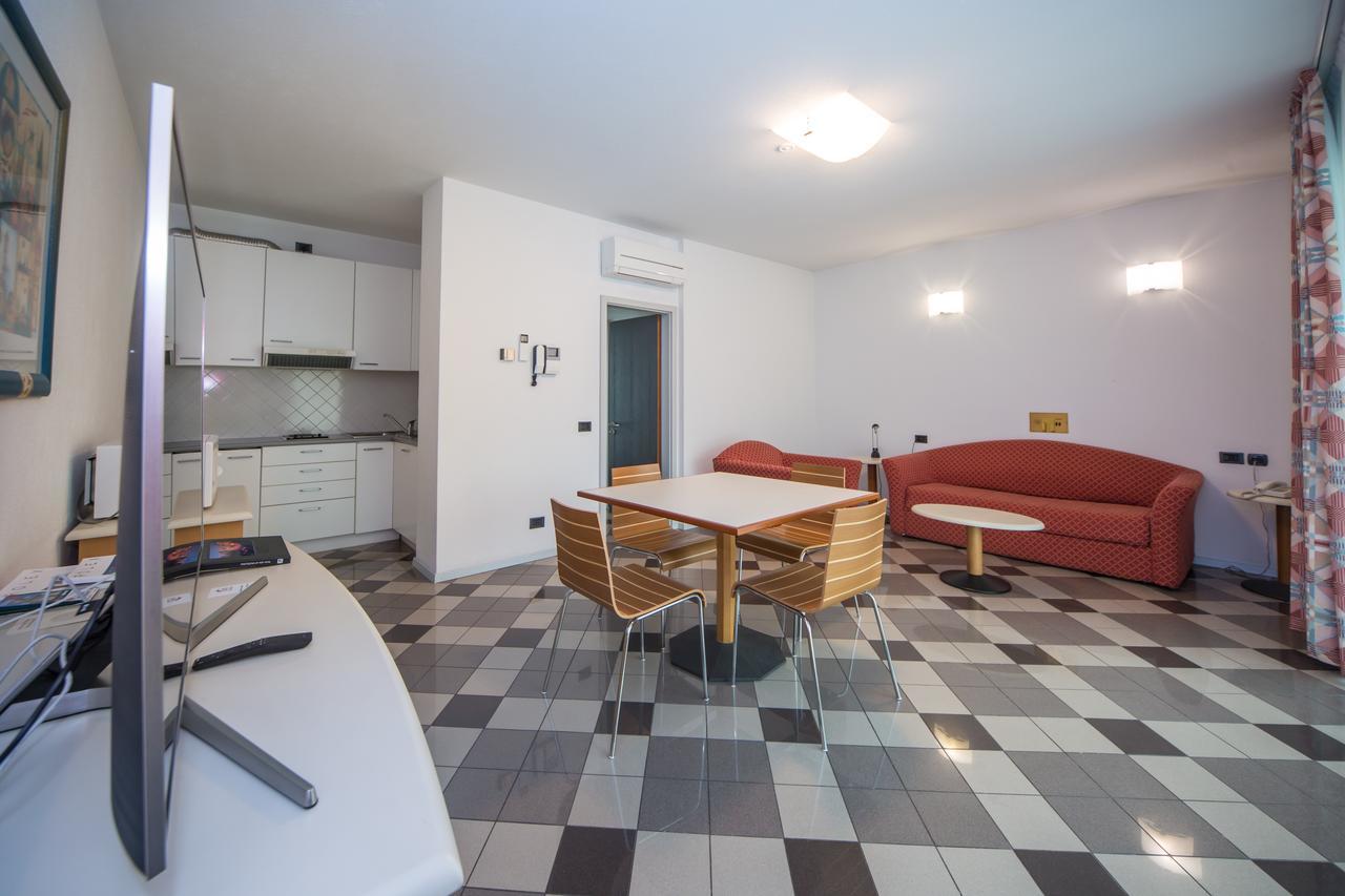 Piazzi House Aparthotel Sondrio Kültér fotó