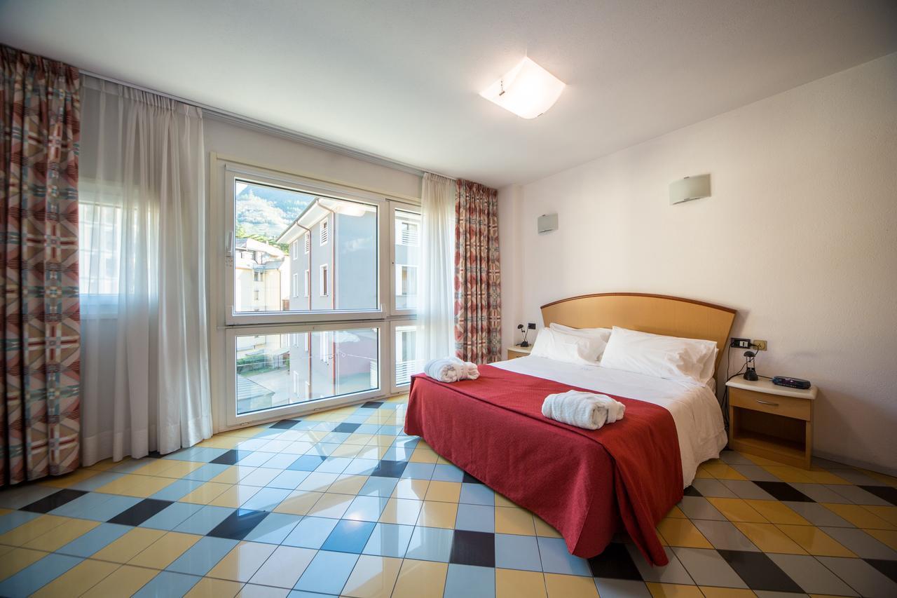 Piazzi House Aparthotel Sondrio Kültér fotó