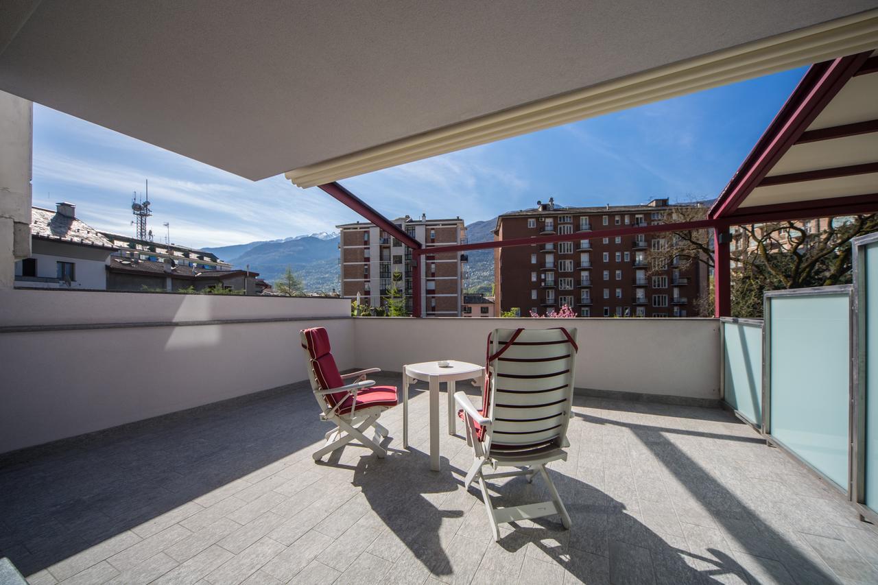 Piazzi House Aparthotel Sondrio Kültér fotó